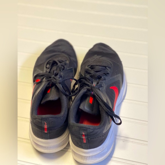 Red nike running shoes. Size 11.5 - Picture 3 of 6